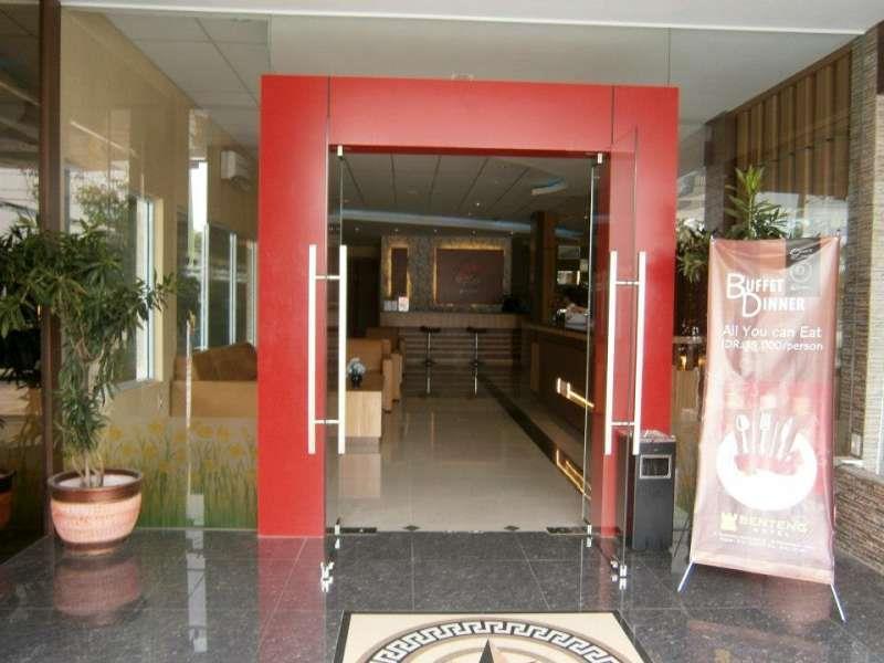 Benteng Hotel Pekanbaru Eksteriør billede